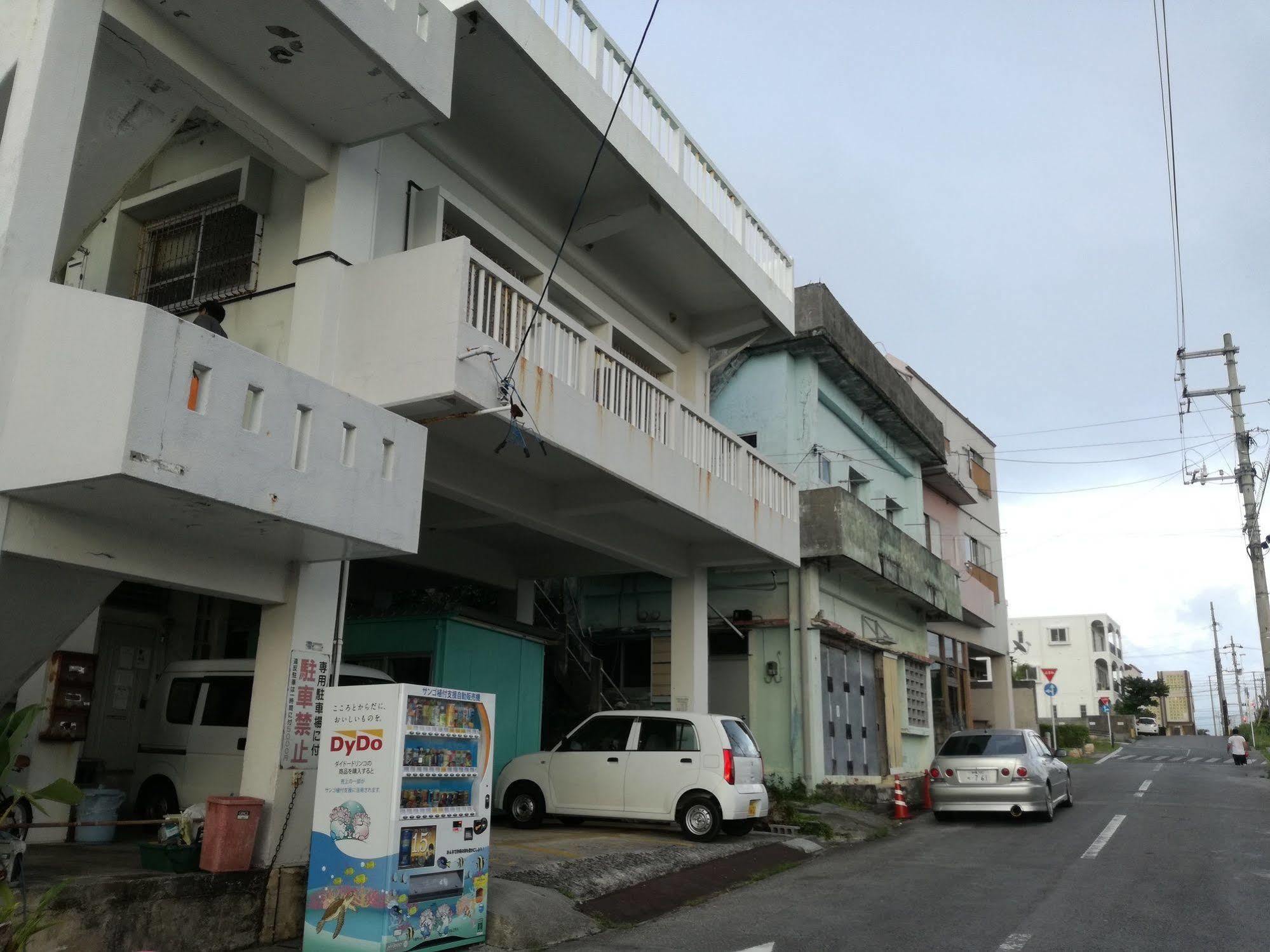 Koza Share House Hotel Okinawa Exterior photo