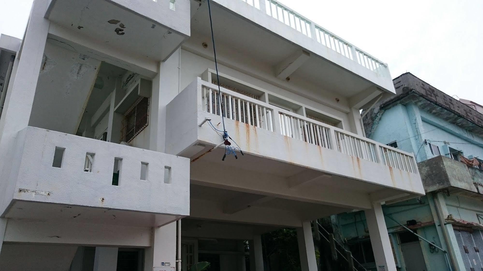 Koza Share House Hotel Okinawa Exterior photo
