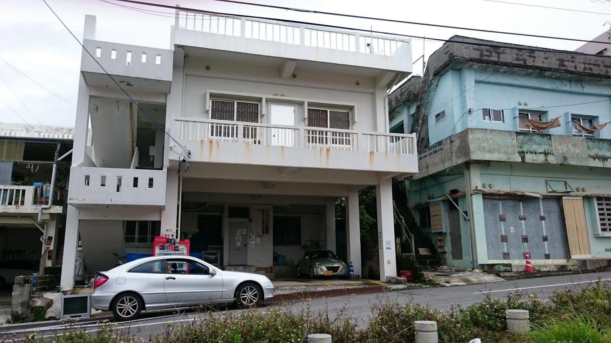 Koza Share House Hotel Okinawa Exterior photo