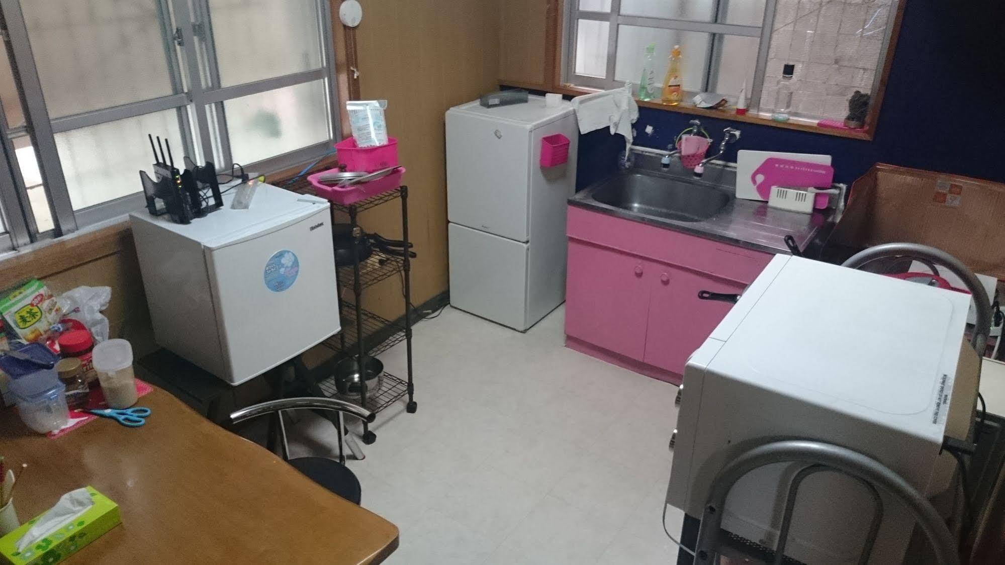 Koza Share House Hotel Okinawa Exterior photo